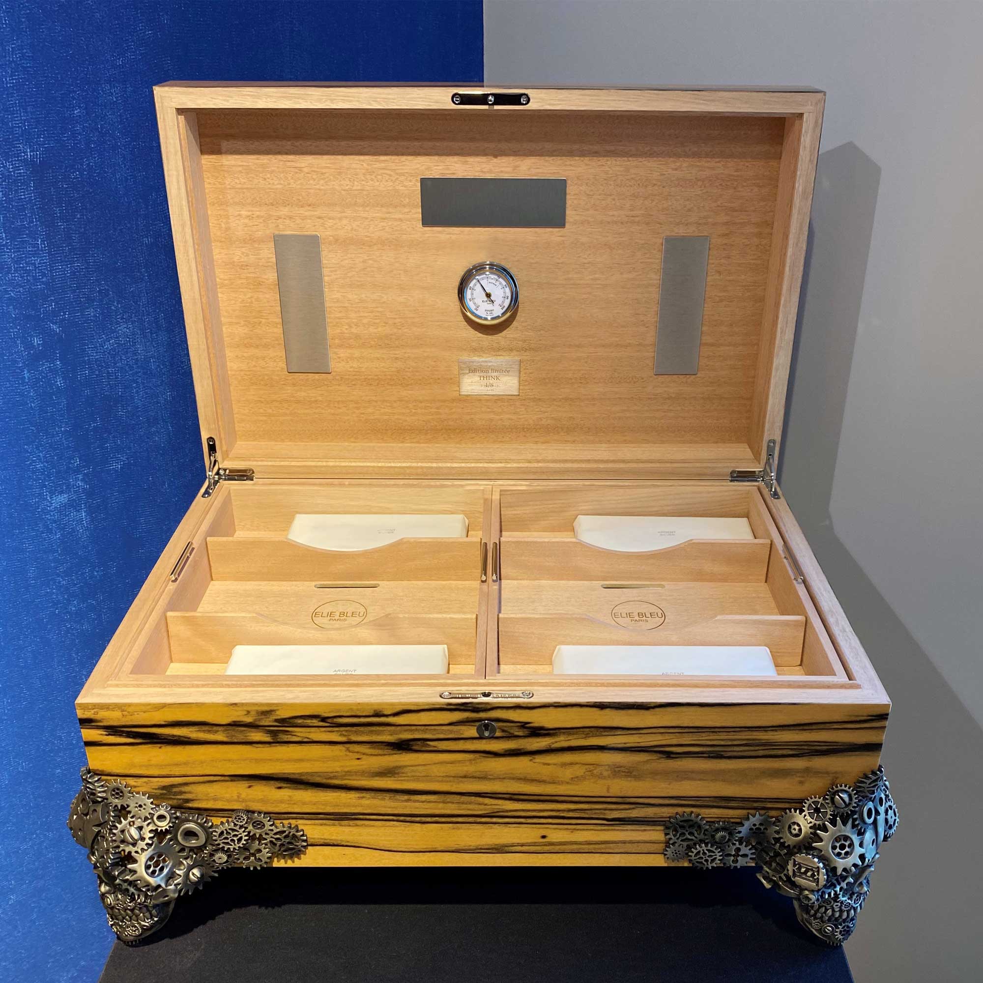 "Think" - Royal Ebony - White Bronze - 500 cigars