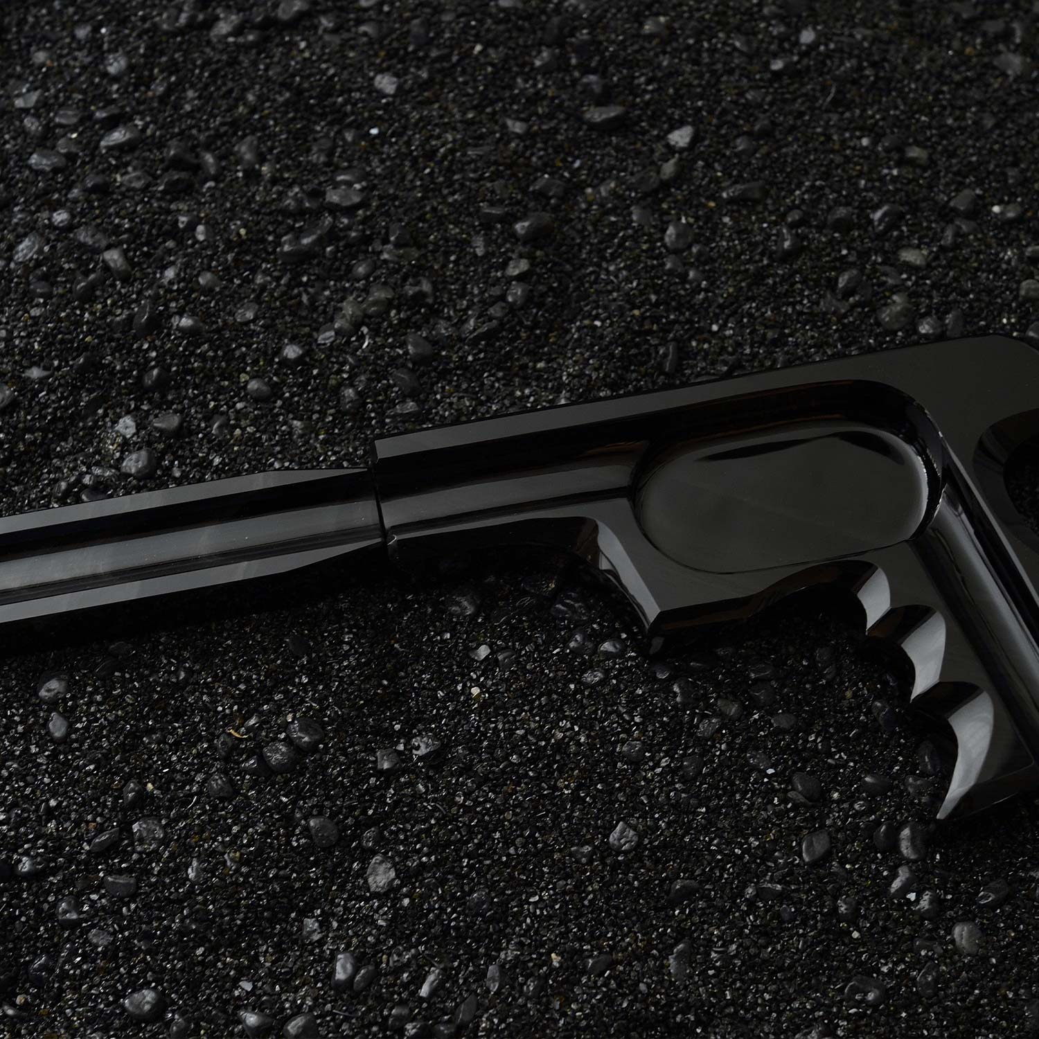 cendrier-obsidienne-gun-noir