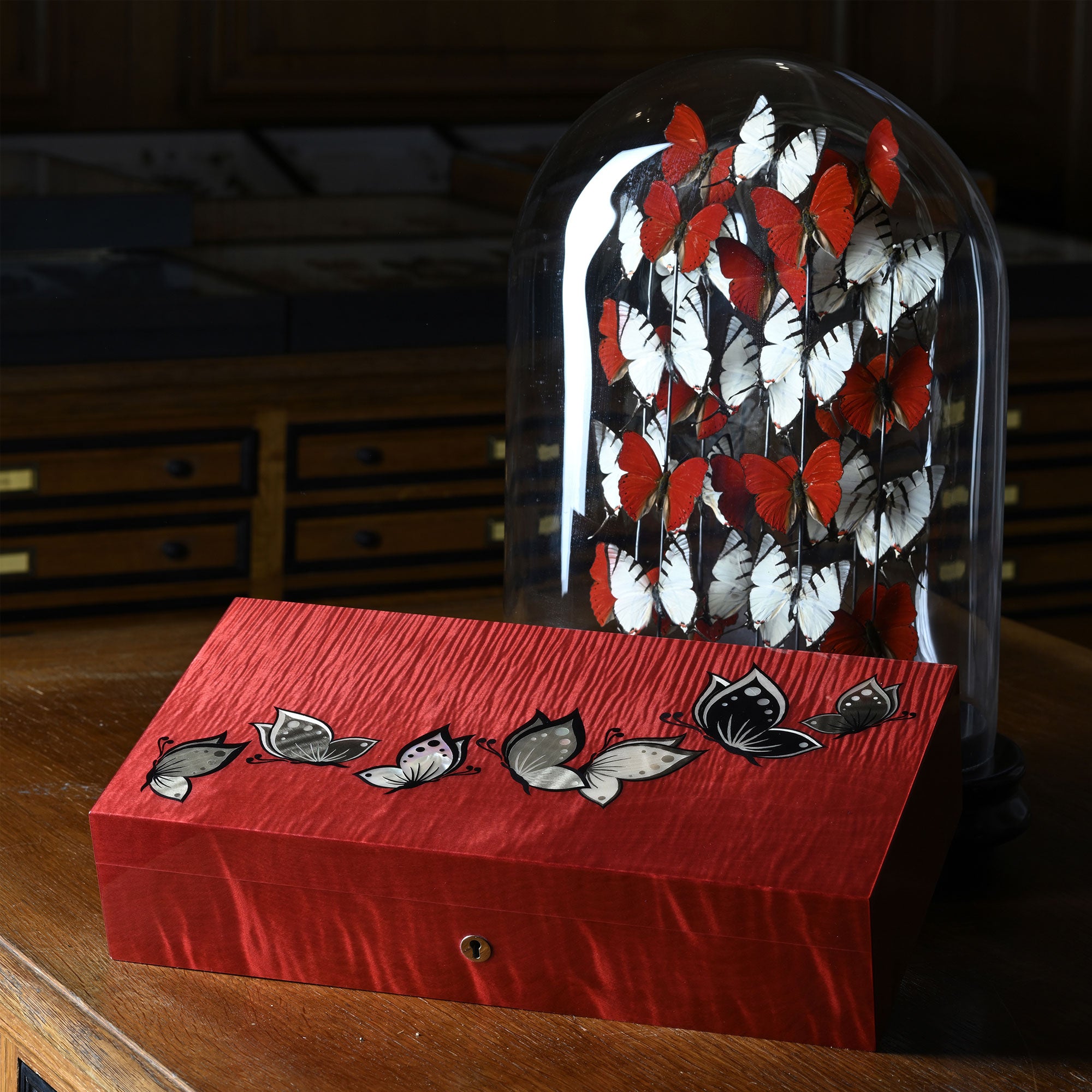 "Butterflies" - Jewelry box in mother-of-pearl marquetry